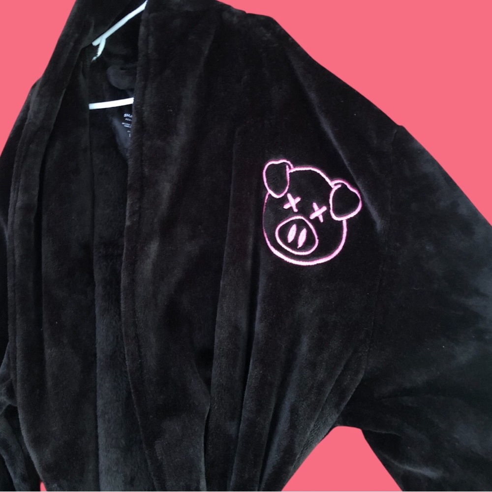 🐷 Shane Dawson Pig Robe 🐷 - Picture 2 of 3
